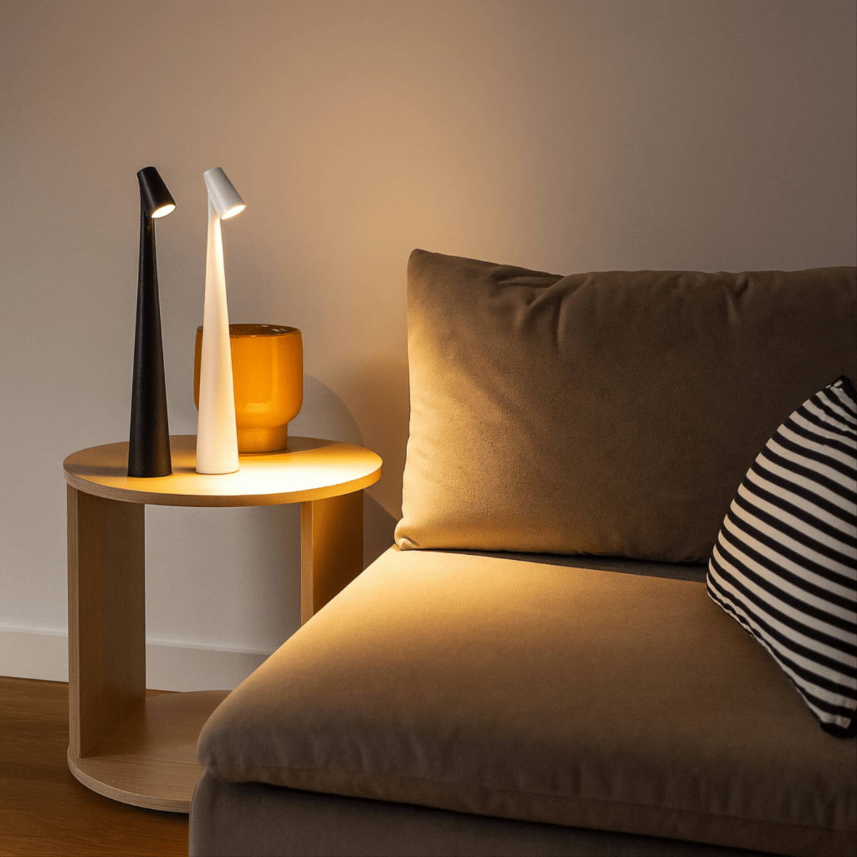 Metal table lamp - Rechargeable & stylish for indoors & outdoors 6